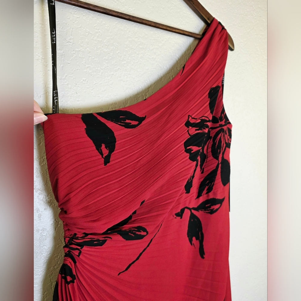 Nicole Miller Red Riding Hood One Shoulder Pleated Dress – Size 16 - Picture 11 of 17